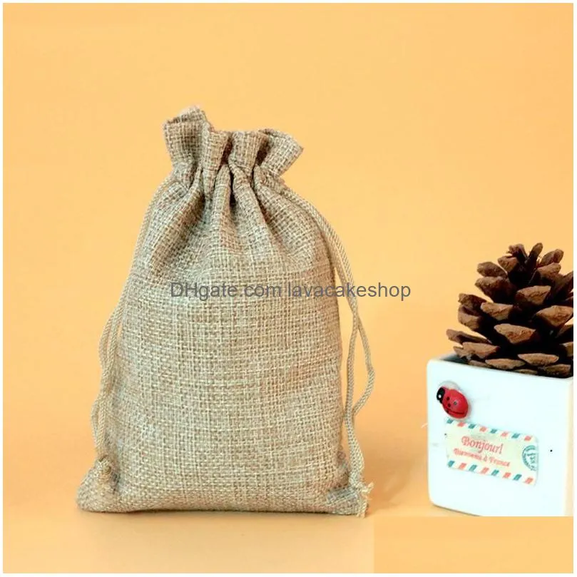 50Pcs Gift Bag Warp Vintage Style Natural Burlap Linen Jewelry Travel Storage Pouch Mini Candy Jute Packing Bags Christmas Box Xmas Dhnmo