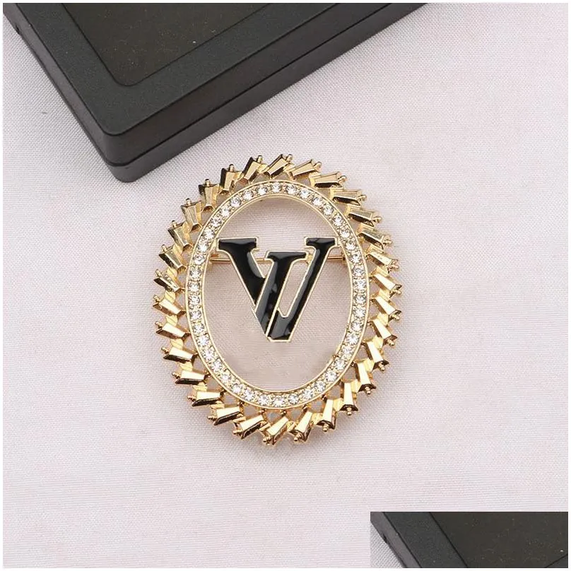 designer rhinestones v brands brooches for women suits wedding dress decoration female letters brooch jewelry pin accessories