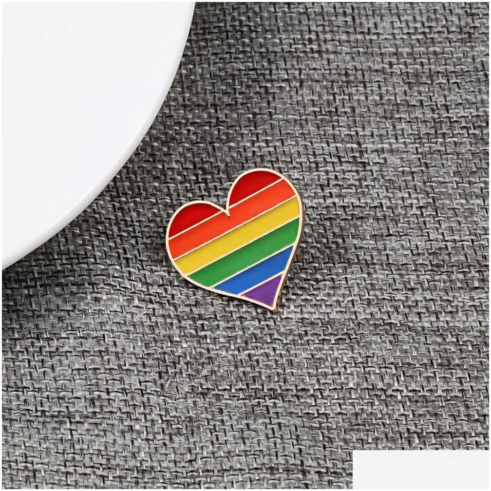fashion rainbow colors gay brooch for men women love heart brooches pins alloy badge lgbt jewelry pin clothing gift accessories