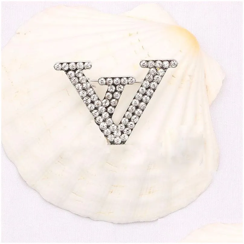 designer rhinestones v brands brooches for women suits wedding dress decoration female letters brooch jewelry pin accessories