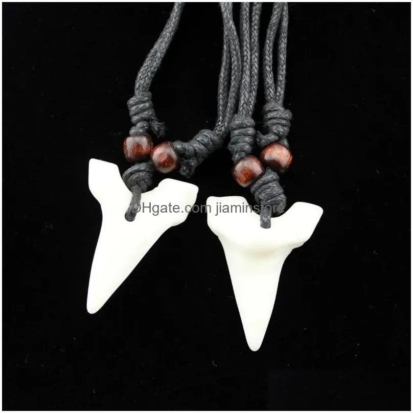 Pendant Necklaces Fashion Wholesale Mixed 12Pcs Imitation Yak Bone Shark Tooth Necklace White Teeth Amet Pendant For Men Womens Jewelr Dhsod