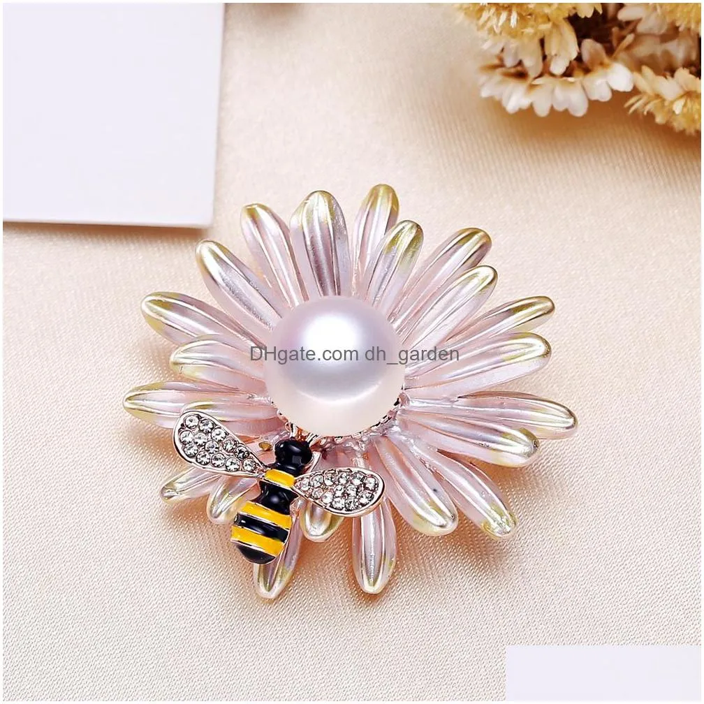 wholesale luxury pearls brooch settings chamqueen honey bee brooches rhinestone insect themed broochs for diy