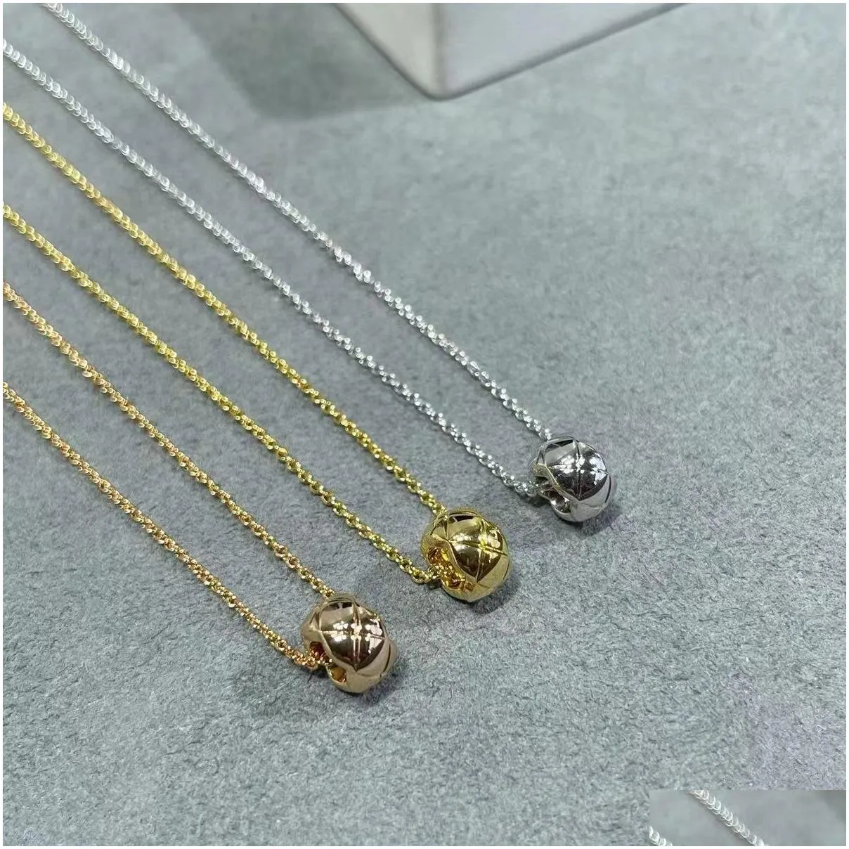 Pendant Necklaces Coco Crush Necklace Argyle Moon Diamond New In Luxury Fine Jewelry Chain For Womens Pendant K Gold Heart Designer La Otict