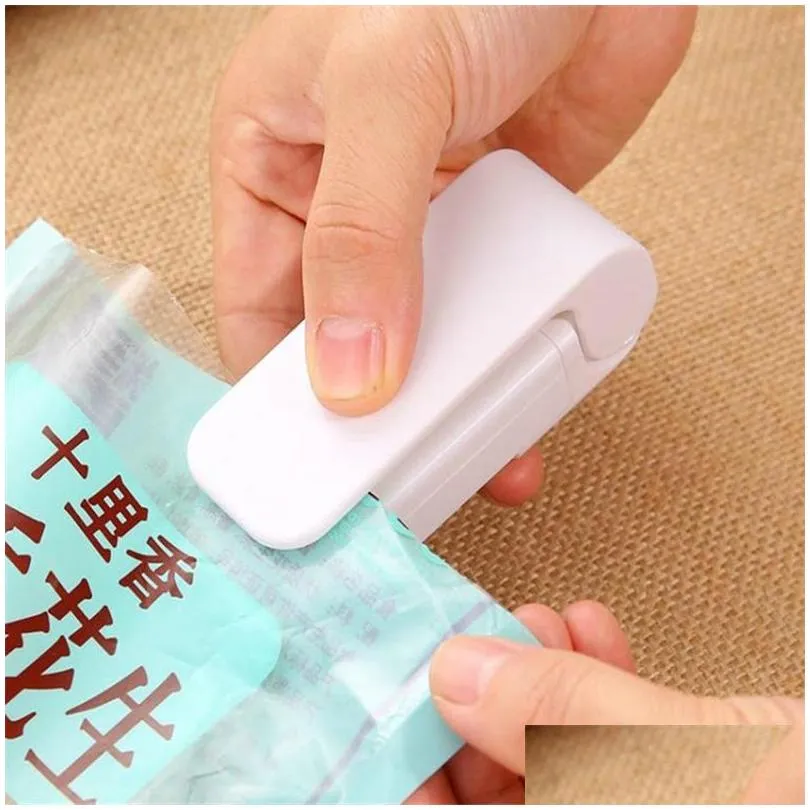 Bag Clips Mini Heat Bag Sealer Hine Package Bags Thermal Plastic Food Closure Portable Sealing Packing Kitchen Accessories Home Garden Otkbd