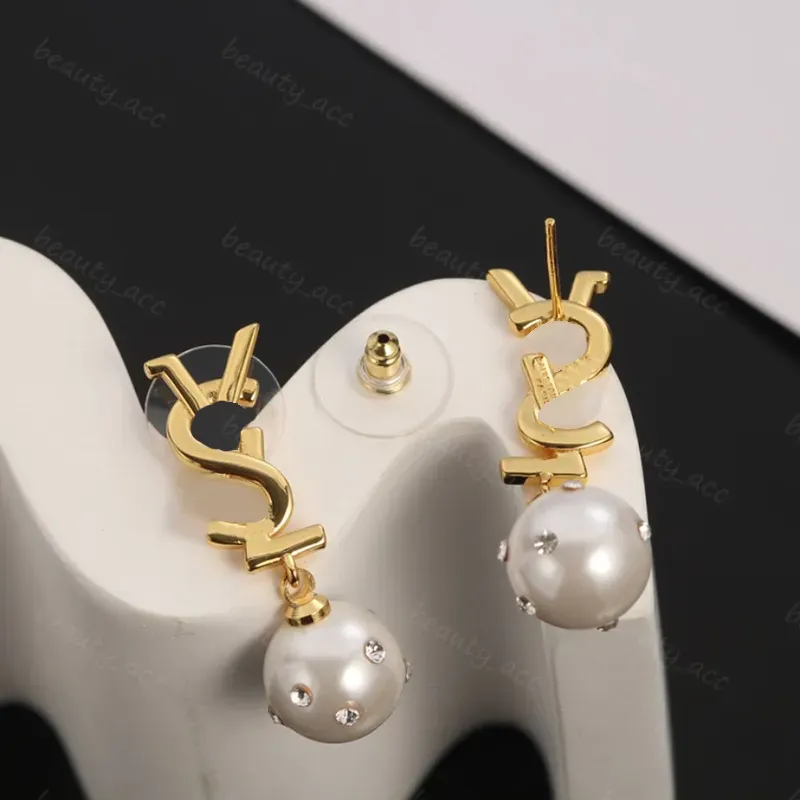 Luxury Jewelry Charm Pearl Pendant Earrings New Designer Wedding Ear rings Stud Women Hoop Earring Silver Earing Gift With Box CSG23102612