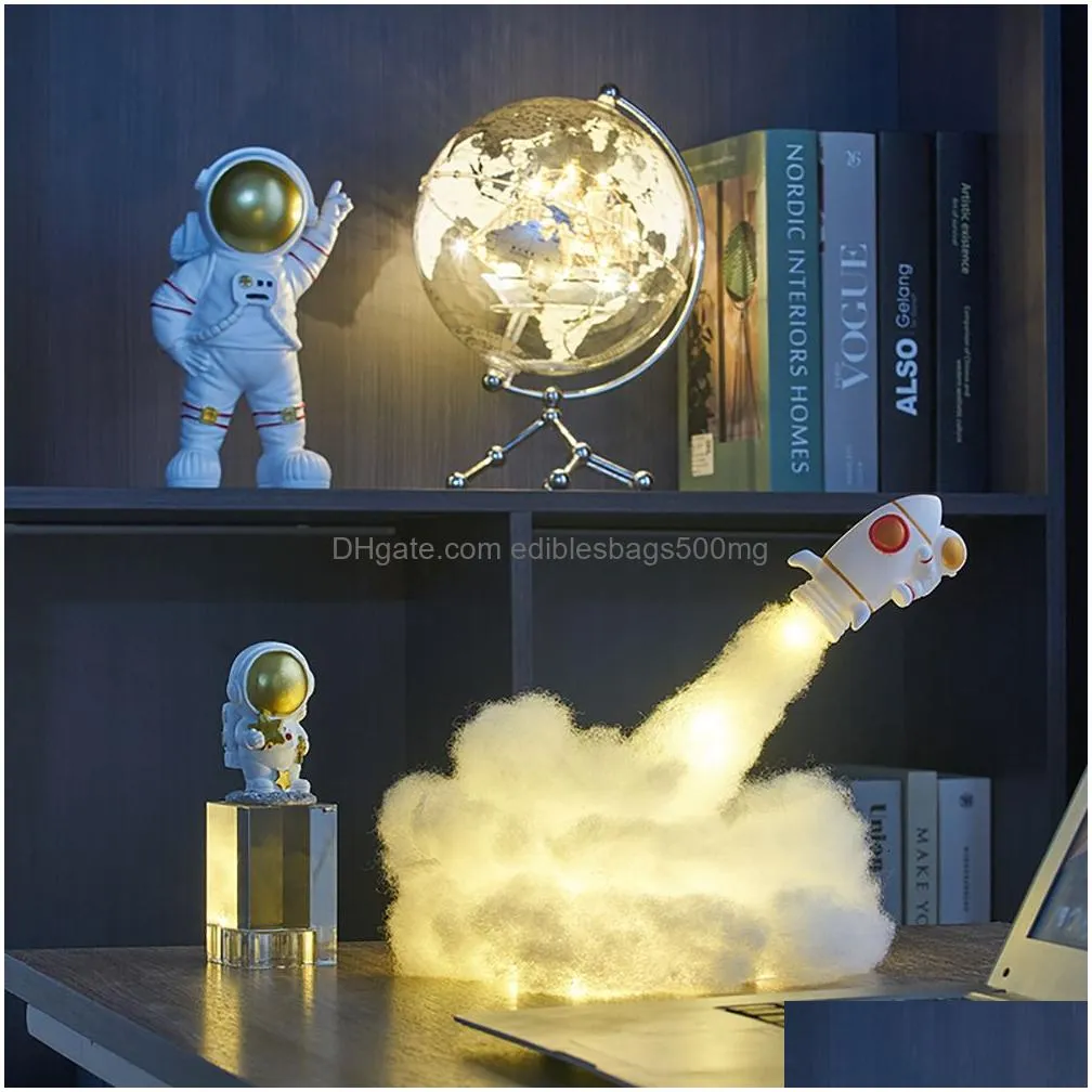 decorative objects figurines modern creative astronauta statue cute kawaii desk accessories bookshelves room decor children s desktop home decoration