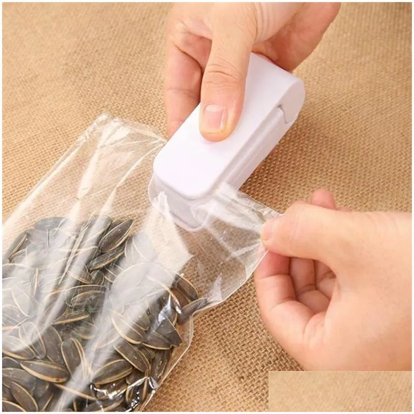 Bag Clips Mini Heat Bag Sealer Hine Package Bags Thermal Plastic Food Closure Portable Sealing Packing Kitchen Accessories Home Garden Otkbd