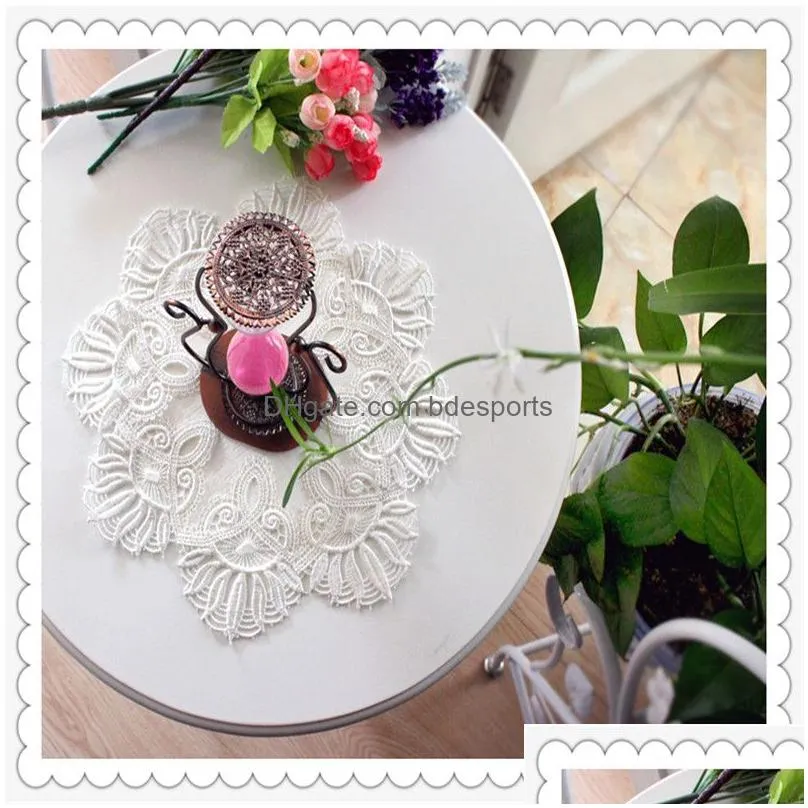 Wholesale- new fashion 2016 wedding decoration white lace doily as table mat with embroidery flower border 28cm round doilies 12