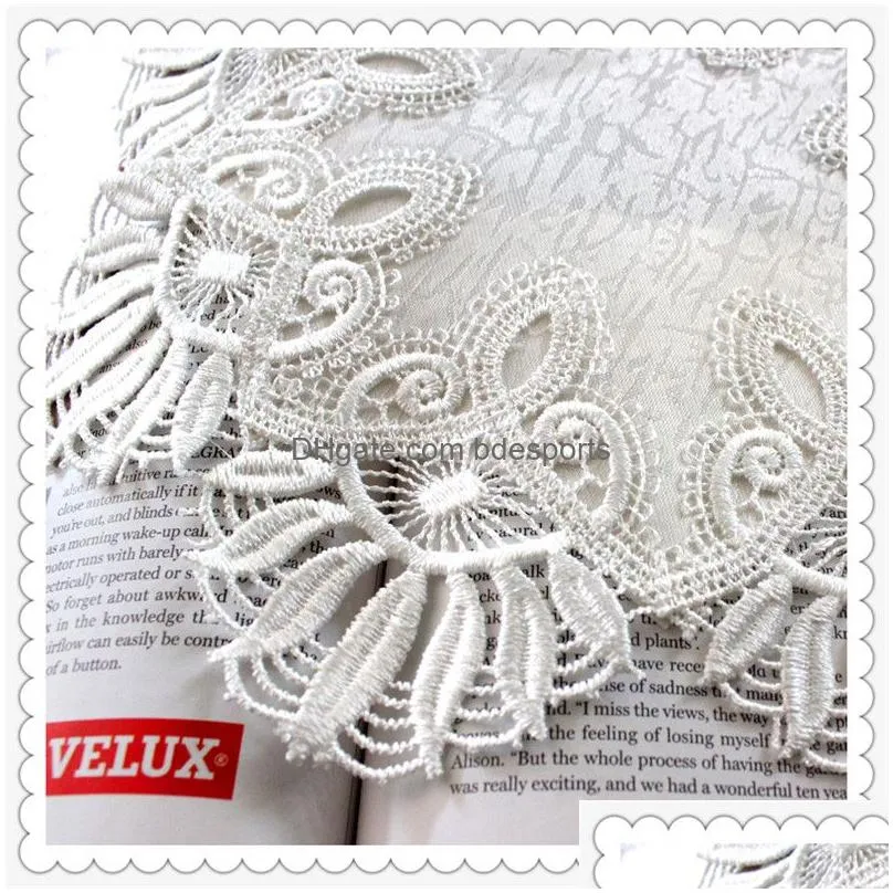 Wholesale- new fashion 2016 wedding decoration white lace doily as table mat with embroidery flower border 28cm round doilies 12