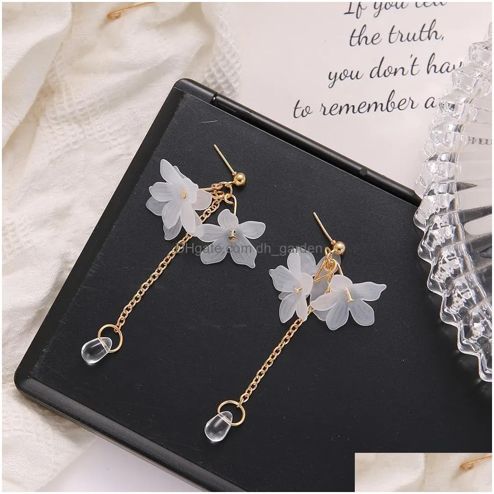 Dangle & Chandelier Fashion Trend White Acrylic Flower Drop Earrings Female Alloy Tassel Chain Pendant Earring Drop Delivery Dhgarden Otx8M