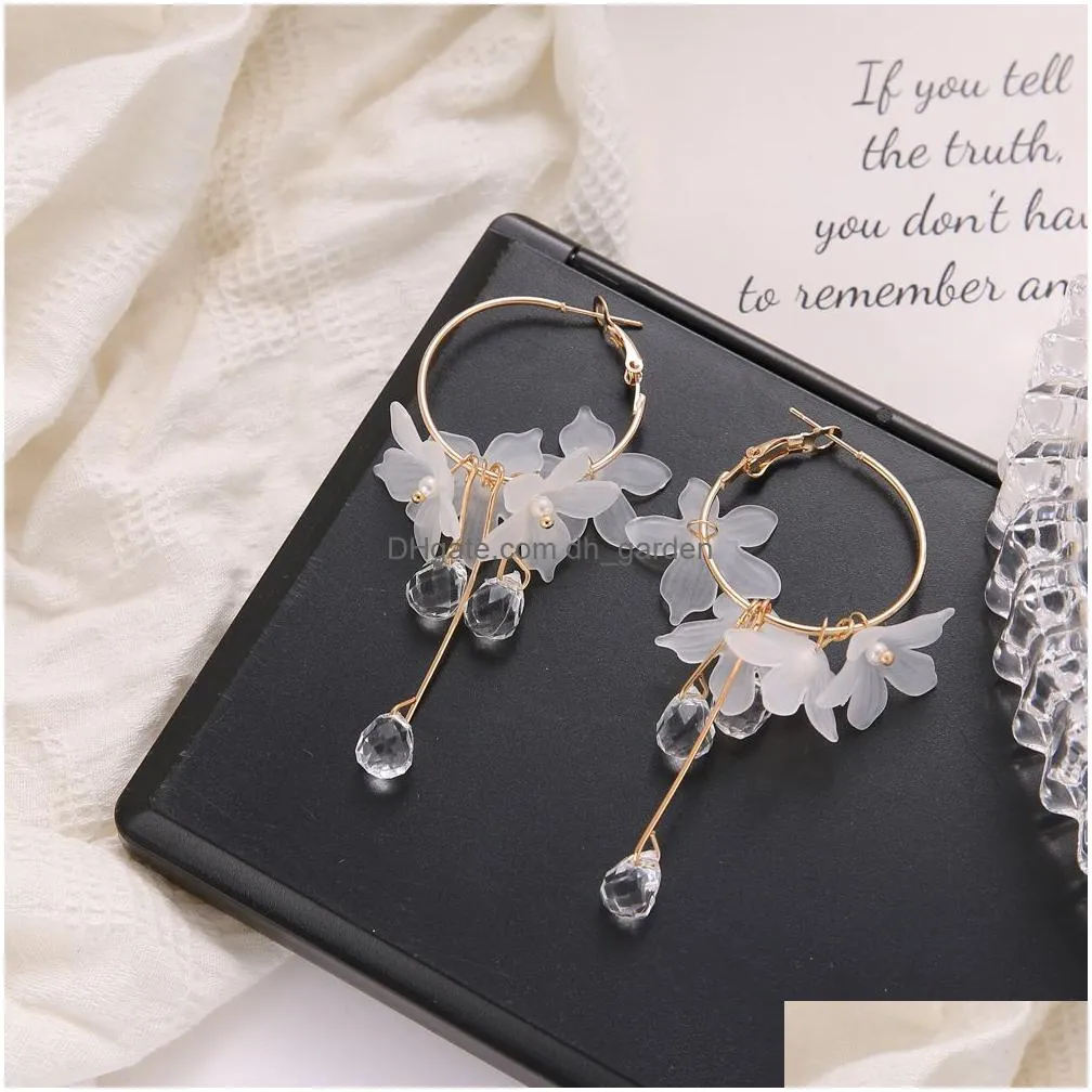 Dangle & Chandelier Fashion Trend White Acrylic Flower Drop Earrings Female Alloy Tassel Chain Pendant Earring Drop Delivery Dhgarden Otx8M