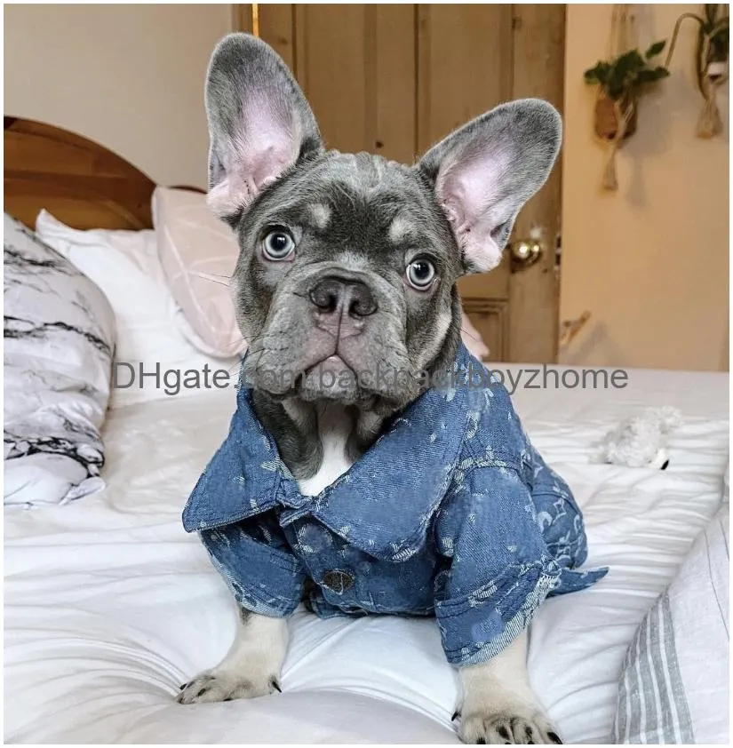 Designer Dog Clothes Luxury Jean Jacket With Classic Letters Old Flower Pattern Blue Puppy Denim Coat Comfort And Cool Apparel For Fre Dhf3X
