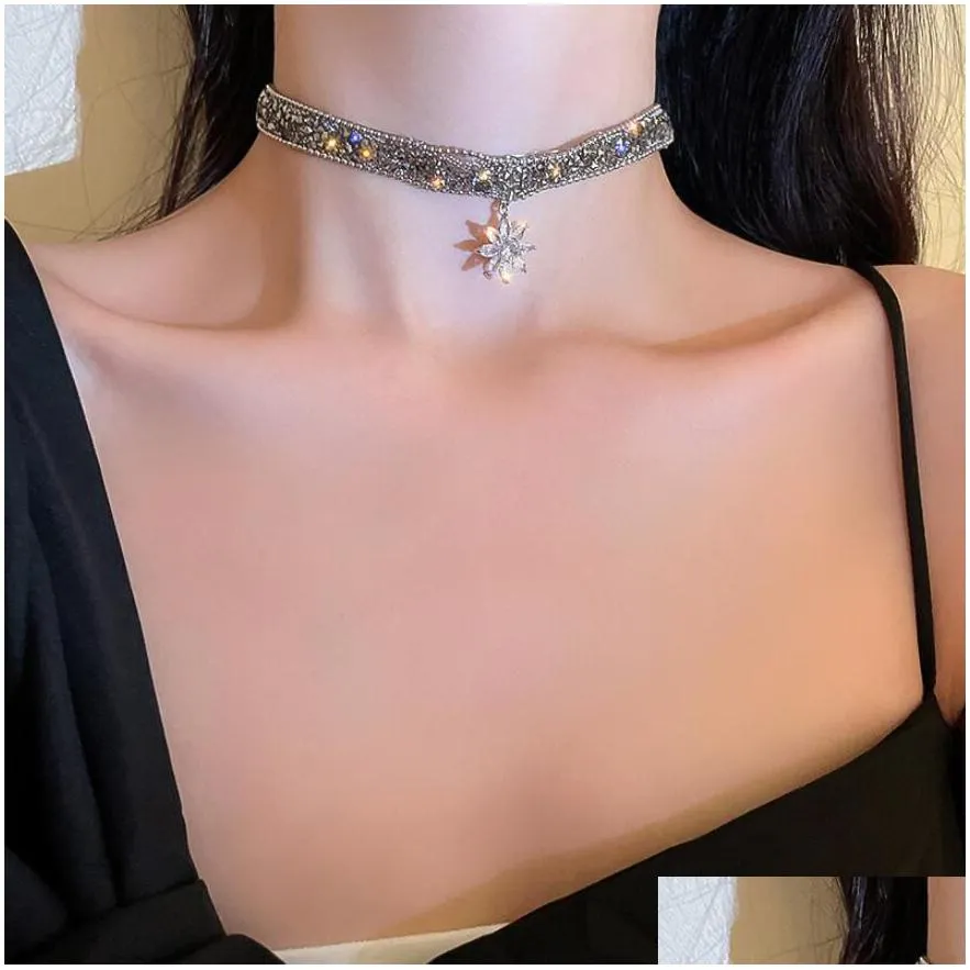 fashion crystal choker neck clavicle chain ice flower pendant necklace glitter adjustable metal chain women chic jewelry