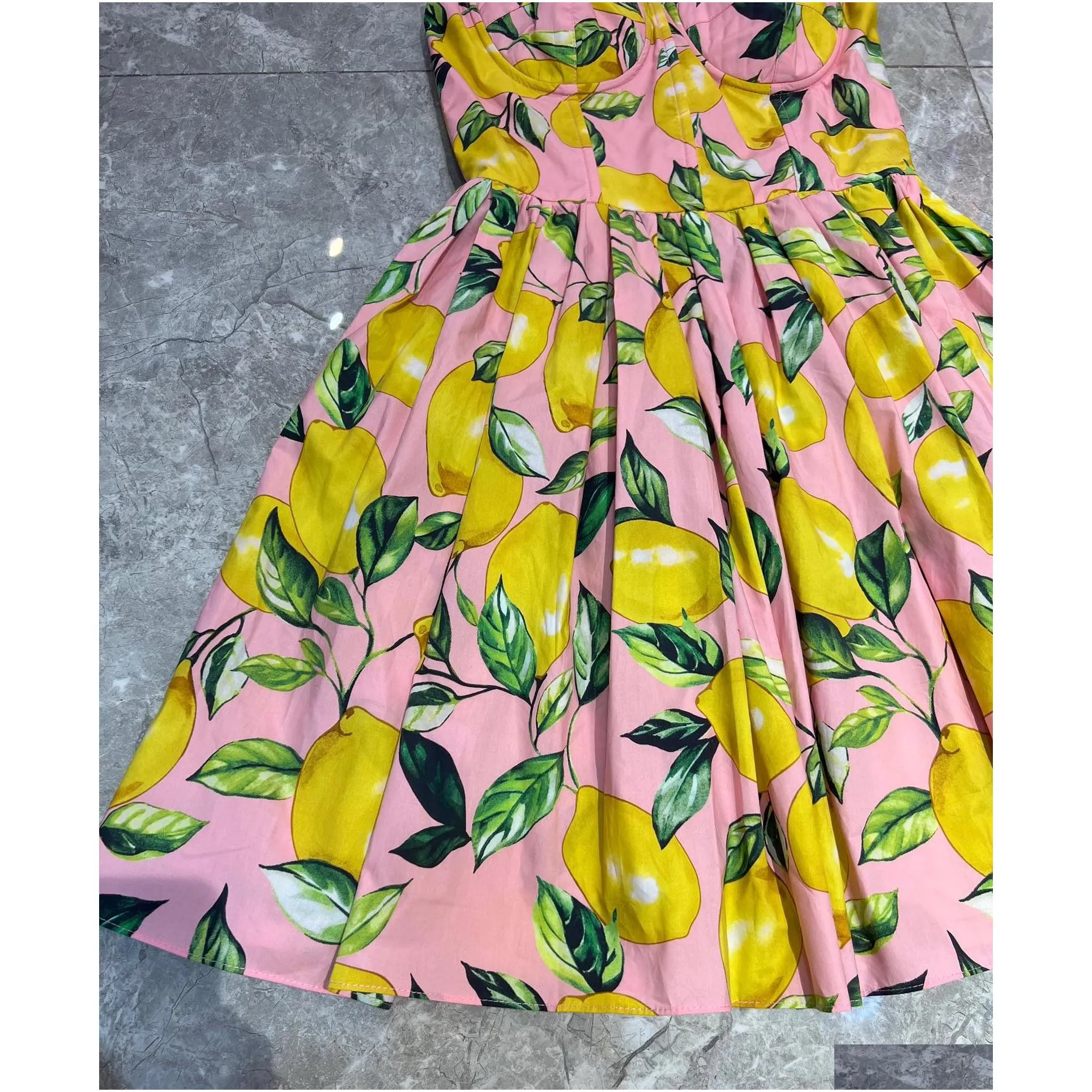Street Style Dresses 2022 European Luxury Dress Designer Design Green Foundation Make-Up Lemon Cotton Suspender B Drop Delivery Appa Dhlso