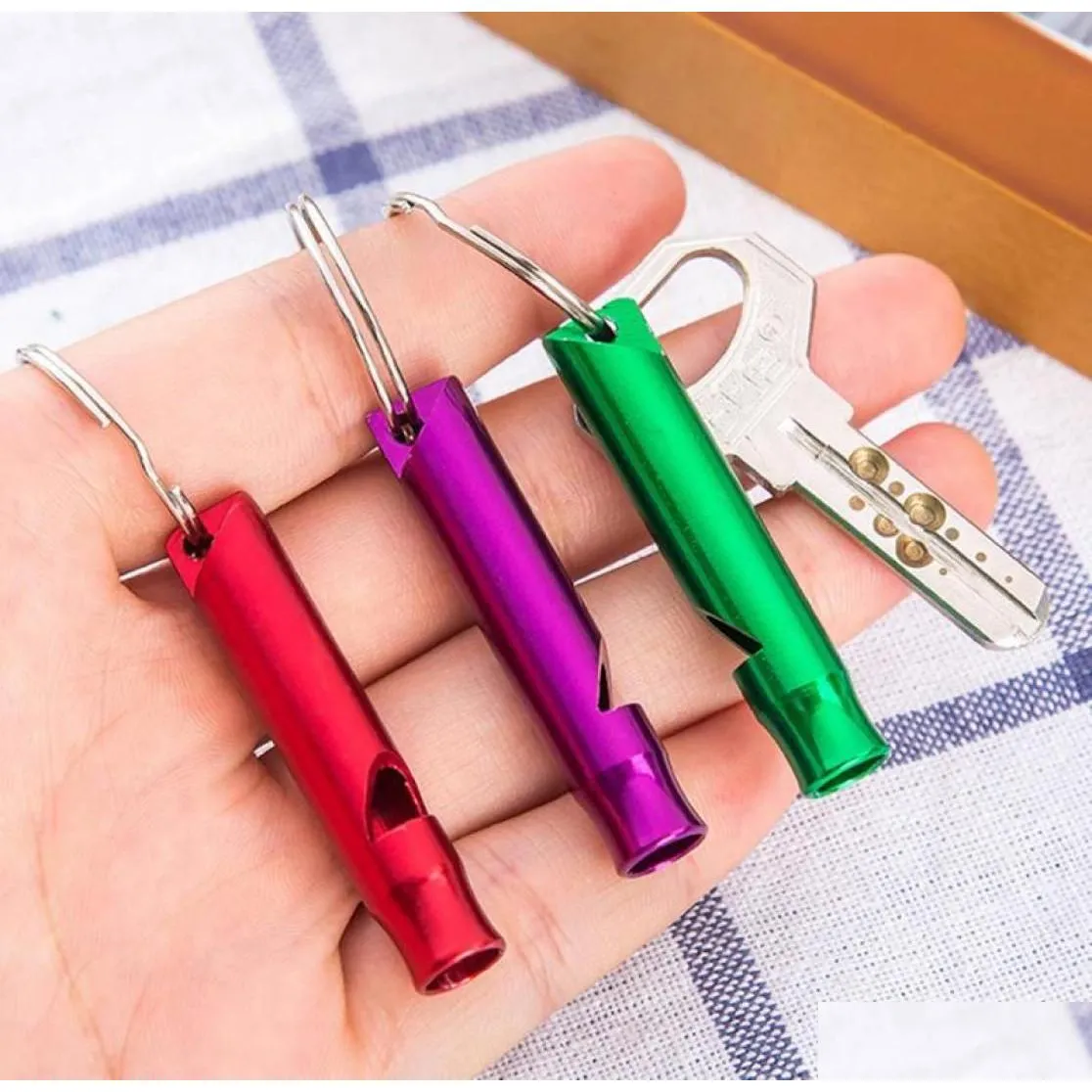 2021 whole aluminum alloy whistle mini keyring keychain whistle outdoor emergency alarm survival sport camping hunting metal w6982282