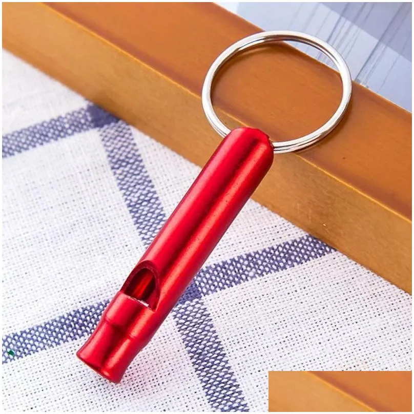 2021 whole aluminum alloy whistle mini keyring keychain whistle outdoor emergency alarm survival sport camping hunting metal w6982282