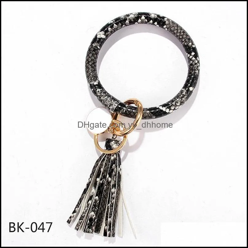 Snakeskin Pattern Leather Wristlet Bracelet With Tassel Large Circle Key Ring Bracelets Holder Fashion Keychain for Girl Q8FZ