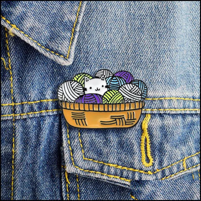 Cat in the Yarn Basket Knitting Brooch Pins Enamel Metal Badges Pin Brooches Jewelry 603 H1