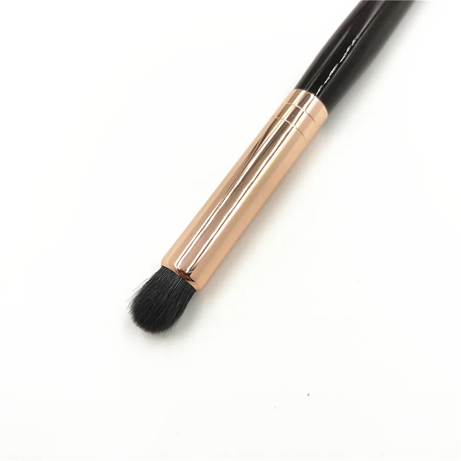 The Eye Smudger Makeup Brush Soft Natural Eye Shadow Smokey Eye Blending Contour Beauty Cosmetics Blender Tool