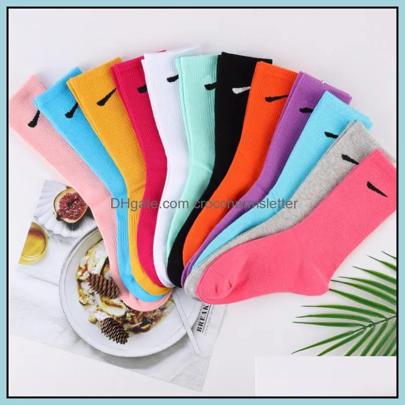 Fashion new Men`s Socks New trendy color NK hook versatile stockings children people fried Street women`s sports skateboard