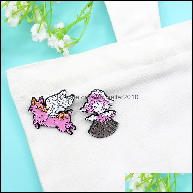 Pink pet pig Enamel Brooch Volcano eruption Lapel Pin White angel wings Lovely animals jewelry Badge 6154 Q2
