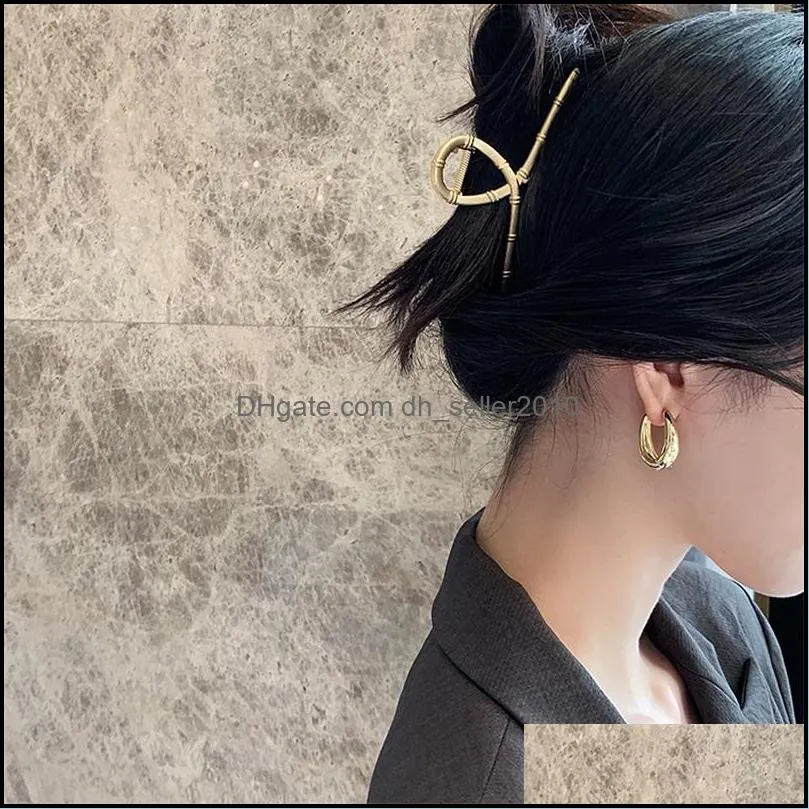 Classic Copper Alloy Smooth Metal Hoop Earrings For Woman Fashion Korean Jewelry Temperament Girl`s Daily Wear Earrings 5582 Q2