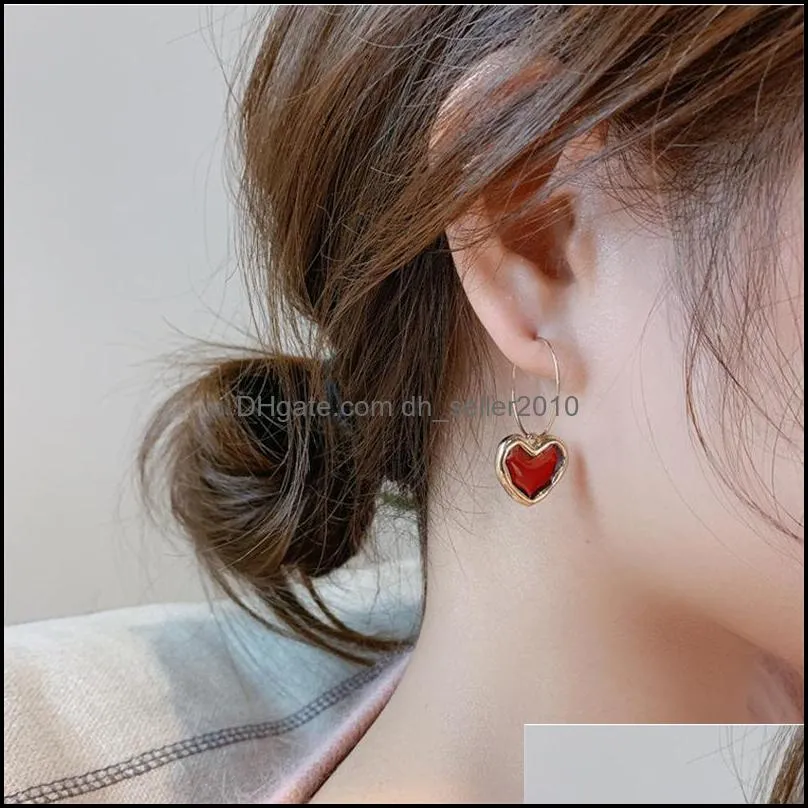 Sweet Burgundy Enamel Heart Earrings for Women Girl Gold Color Metal Love Heart Hanging Dangle Earrings Vintage Jewelry 5602 Q2
