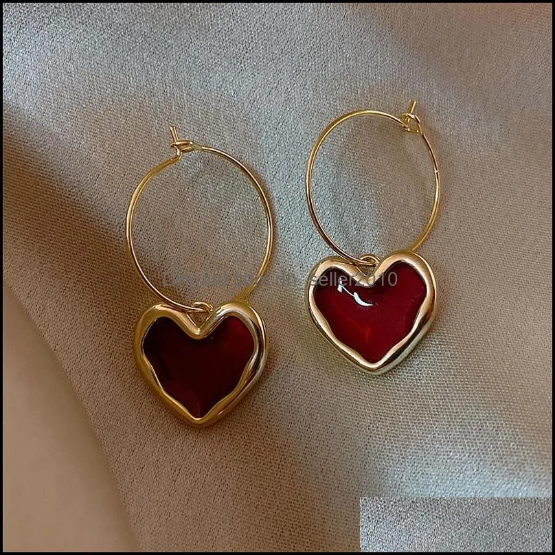 Sweet Burgundy Enamel Heart Earrings for Women Girl Gold Color Metal Love Heart Hanging Dangle Earrings Vintage Jewelry 5602 Q2