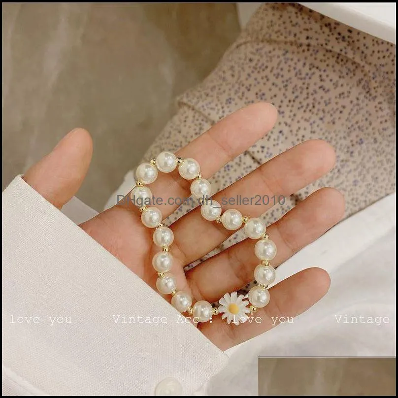 Charm Bracelets Korean Retro Imitated Pearl Round Beaded Daisy Bracelet Irregular Geometric Flower For Women Party Accessories 3678 Q2