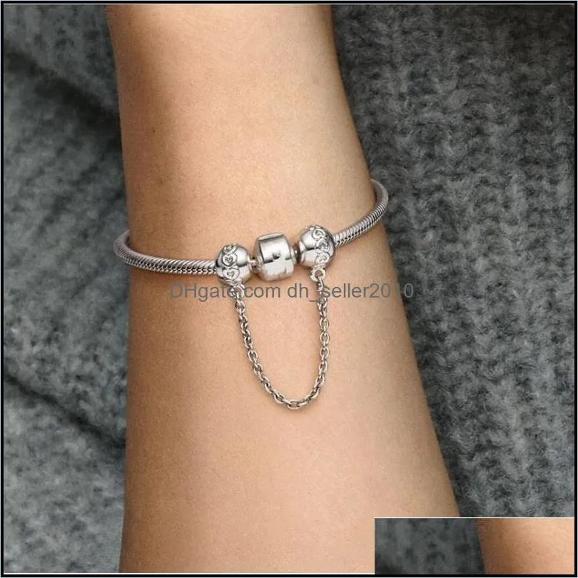 100% 925 Sterling Silver Band of Hearts Safety Chain Charms Fit Original European Charm Bracelet Fashion Women Wedding Engagement Jewelry Accessories 1237