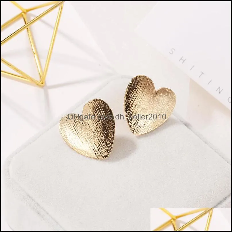 fashion lady`s chic metal earrings rose gold heart stud earrings for women