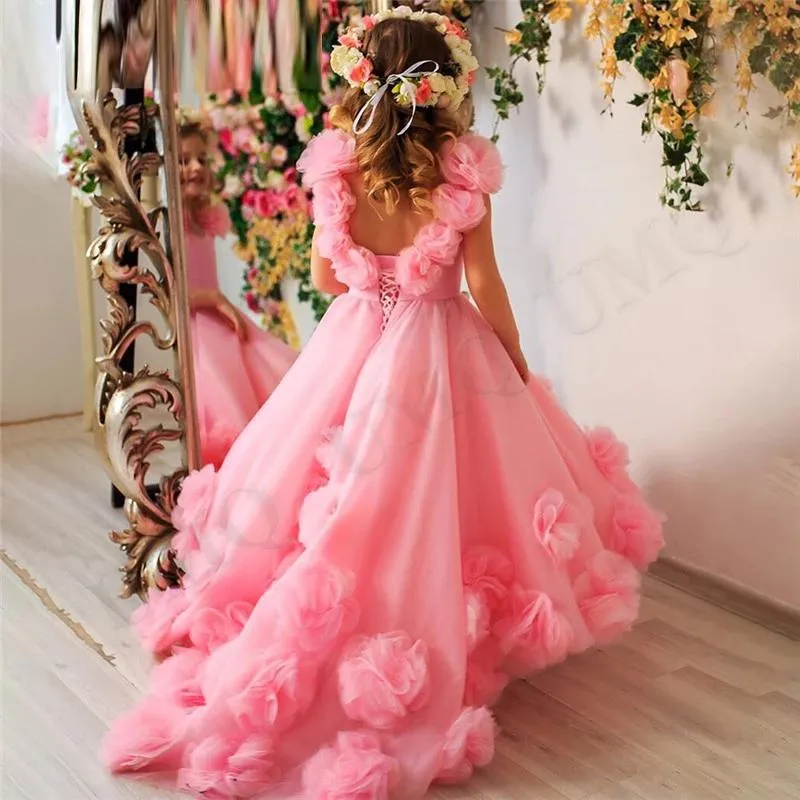 2022 Lovely Pink Flower Girls Dresses V Neck Tulle Cap Sleeves Hand Made Flowers High Low Sweep Train Kids Birthday Girl Pageant Gowns Open Back