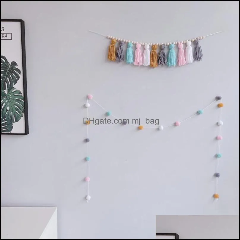 1 Set Beautiful Non-allergic Hanging Tapestry Pompom Garland Woolen Yarn Eco-friendly