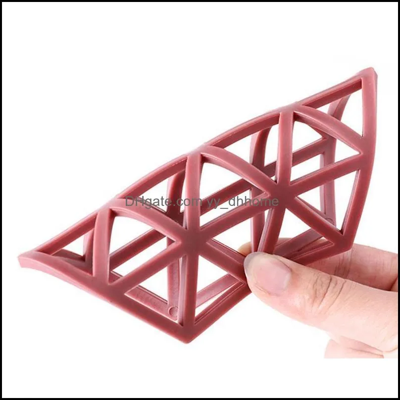 Hollow Triangle Heat Resistant Silicone Mat Drink Cup Coasters Non-slip Pot Holder Table Placemat Kitchen Accessories