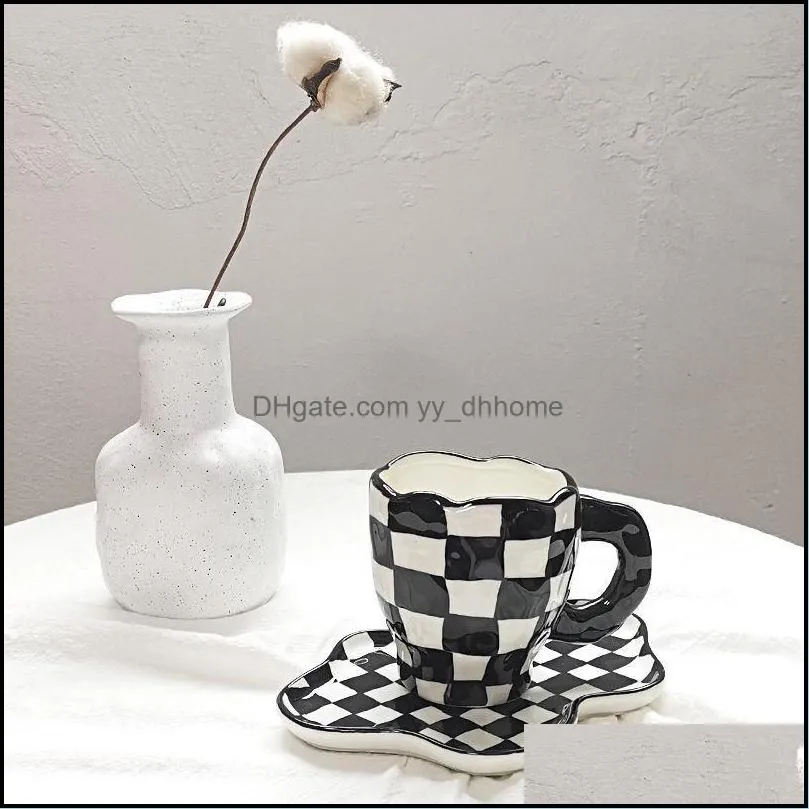 mugs black and white plaid mug, hand-squeezed ceramic irregular hand-painted coffee cup, high-value plate breakfast