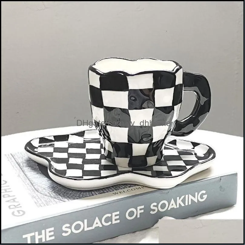 mugs black and white plaid mug, hand-squeezed ceramic irregular hand-painted coffee cup, high-value plate breakfast