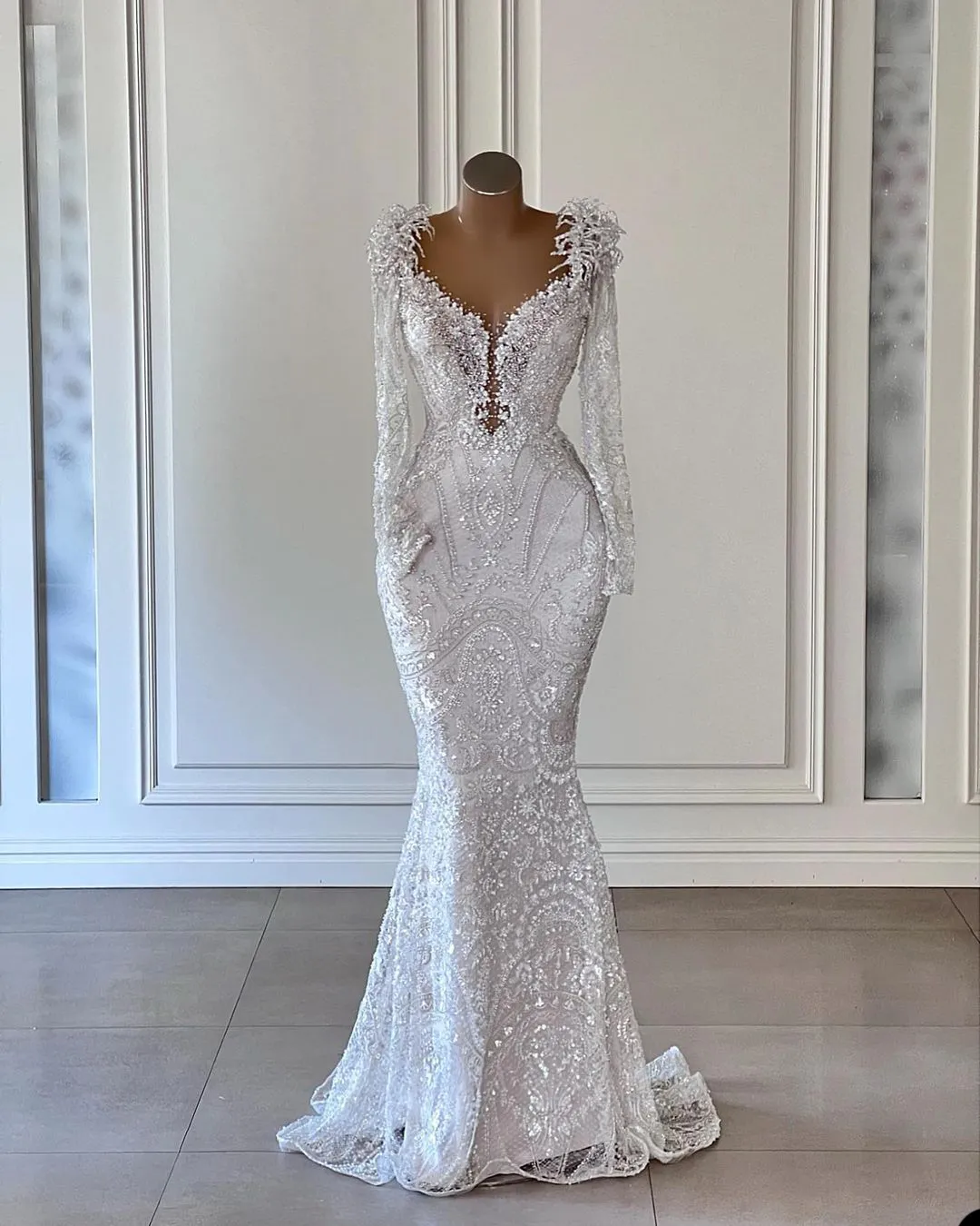 Sparkly 3D Flowers Wedding Dress Sexy V Neck Long Sleeve Beads Lace Bridal Gowns Romantic Bride Dress Robe De Mariee