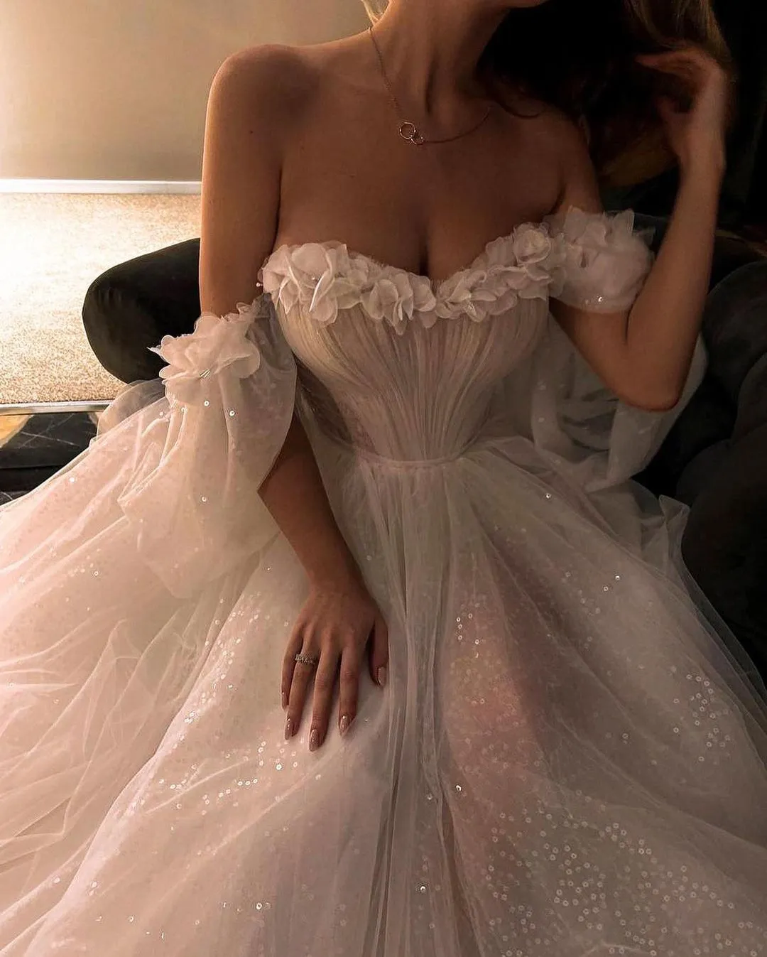 Glamorous A-line Wedding Dresses Sweetheart 3D Flower Applicant Backless Sequins Tulle Floor Length Dress Custom Made Plus Size Bridal Dress Vestidos De Novia