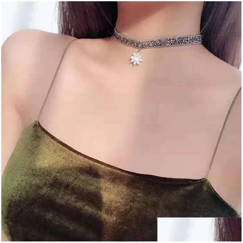 fashion crystal choker neck clavicle chain ice flower pendant necklace glitter adjustable metal chain women chic choker jewelry 144 d3