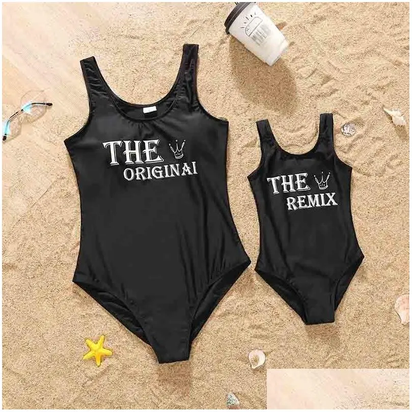 summer family matching swimwear mother swimsuit mommy and me bikini clothes father mom daughter son bathing suit 210417