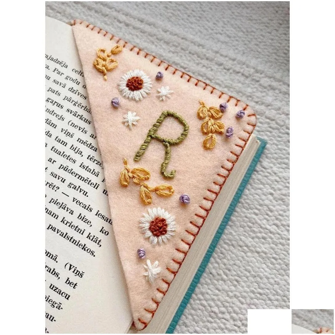 party favor personalized hand embroidered corner bookmarks felt triangle markers bookmarks gifts for reading lovers