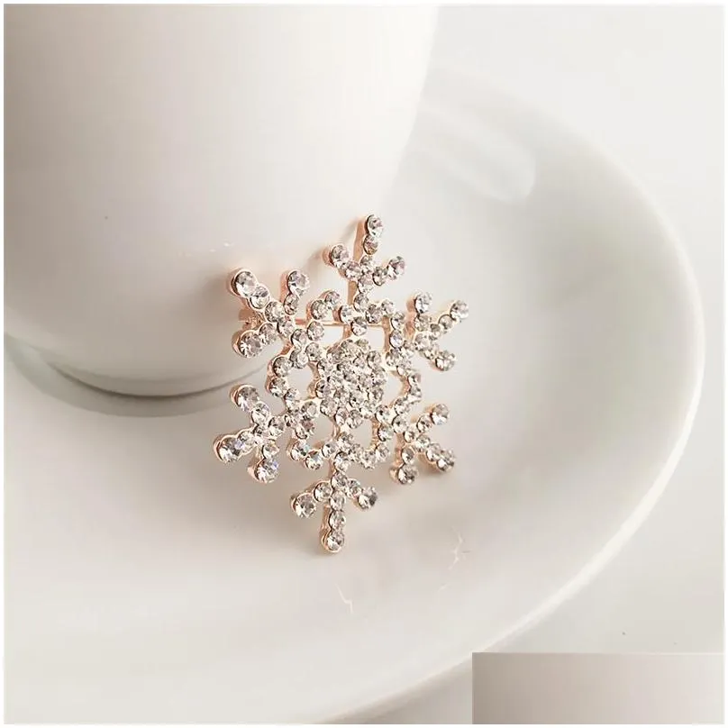 crystal snow flower brooch pin charm women gem pendant rhinestone big snowflake winter snow theme christmas brooches wholesale