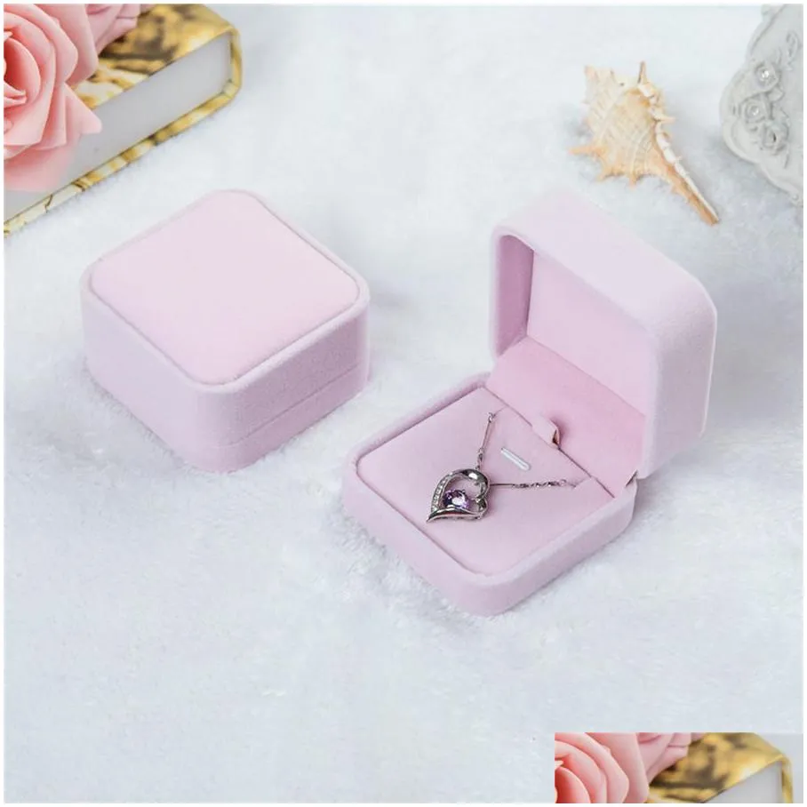 11 colors fashion velvet jewelry boxes cases for only pendant necklaces wedding jewelry gift packaging display size 70mmx70mmx40mm