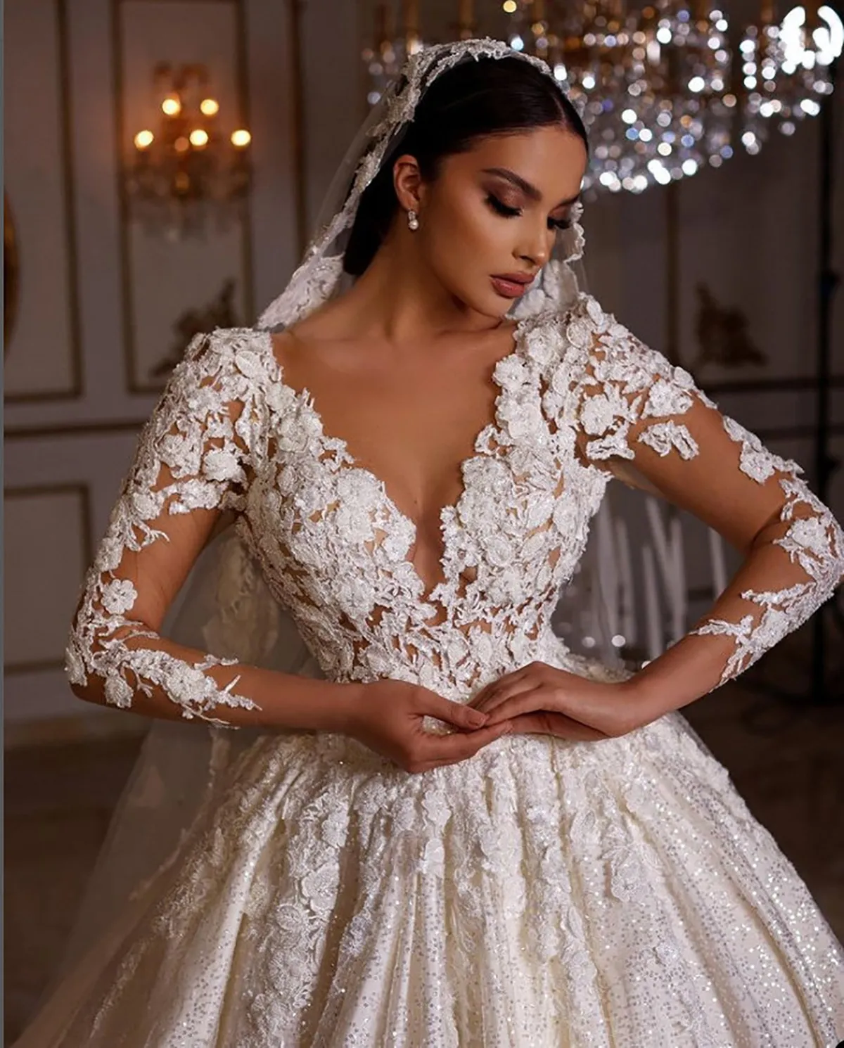 Glamorous Ball Gown Wedding Dresses V-Neck Lace Long Sleeves 3D-Floral Applicants Sequins Organza Chapel Gown Custom Made Plus Side Vestidos De Novia