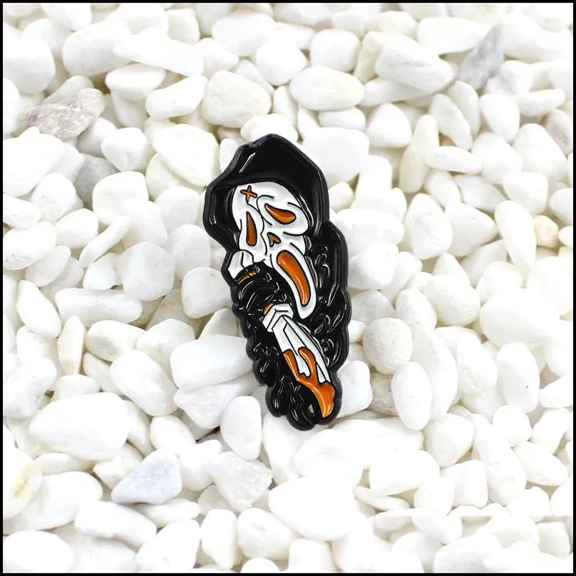 new horror ghosts cry and scream brooches skulls in black and white clothes scaring brooches halloween gift