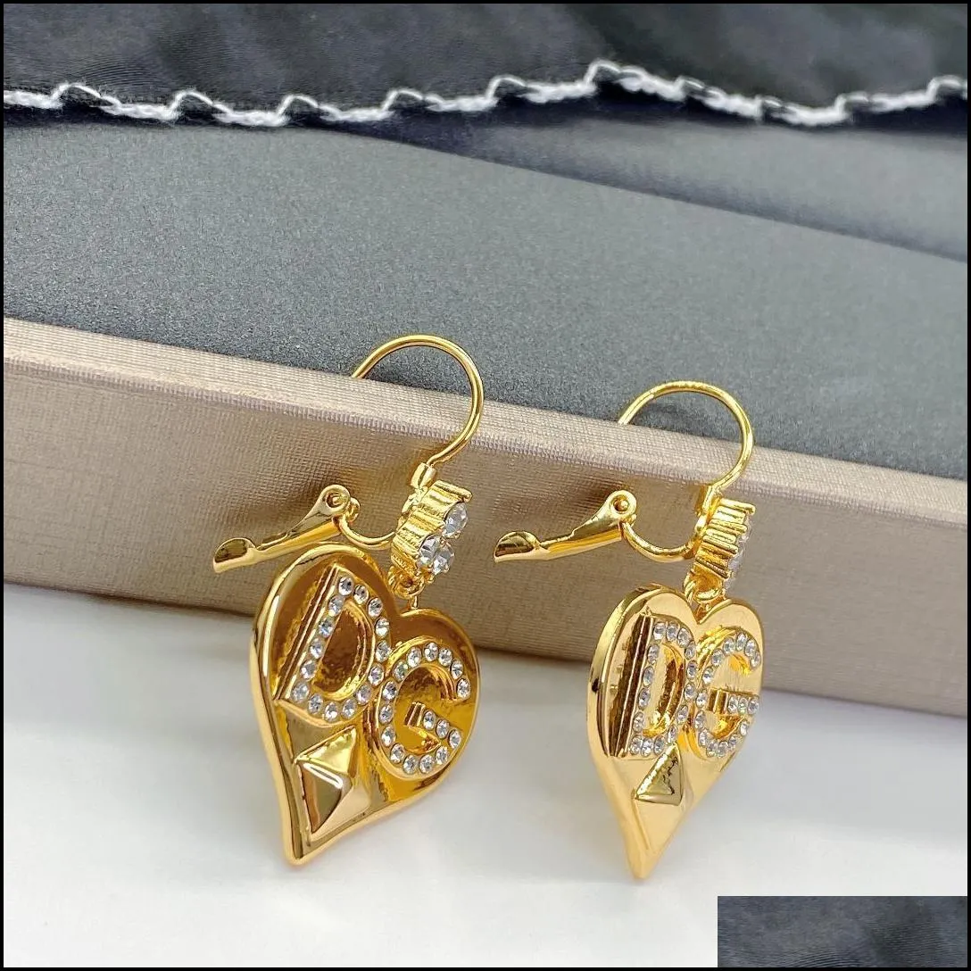 ladies  ear cuff earrings studs gold peach heart diamond g d letters pendants 18k gold plated anti allergy womens full diamond ears clip designer jewelry