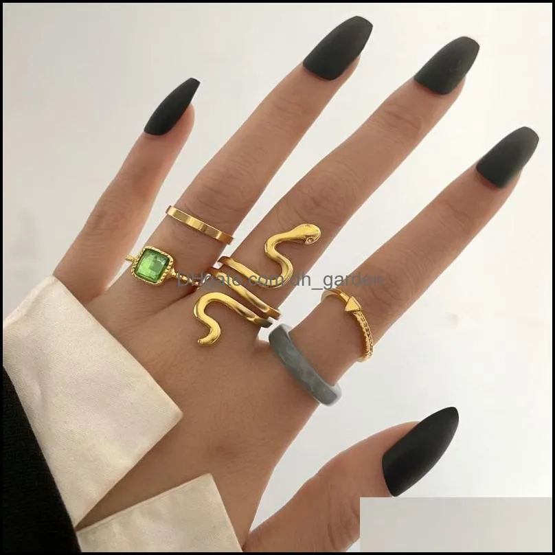 cluster rings 6 pcs gold metal lifelike snake shape for women creative moon pearl joint ring set bague anillo 2022 fashion jewelrycluster