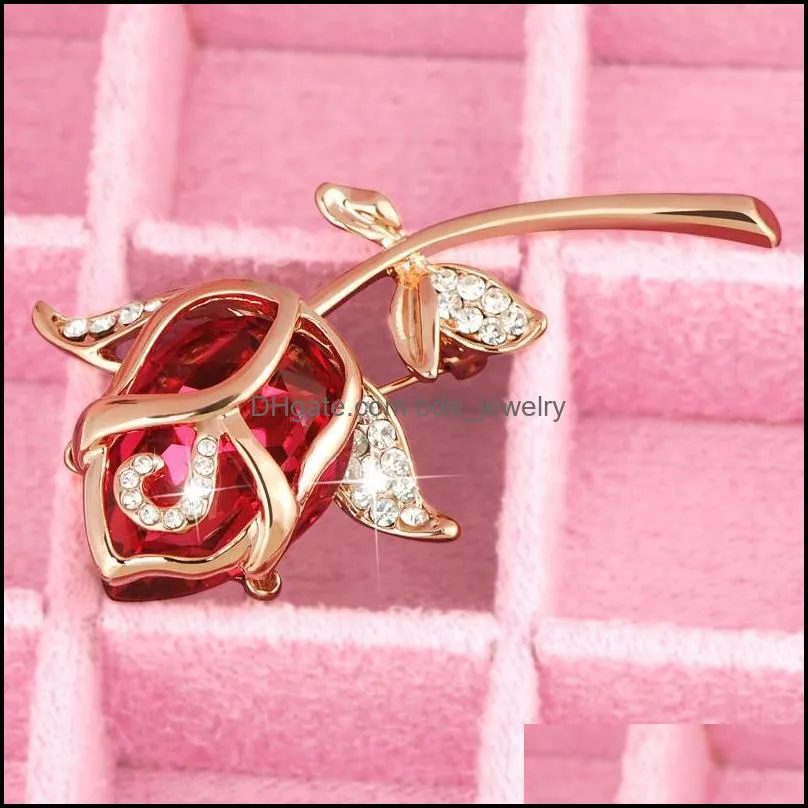 wholesale fashion crystal rose flower brooch pin rhinestone alloy rose gold brooches birthday gift garment accessories 367826