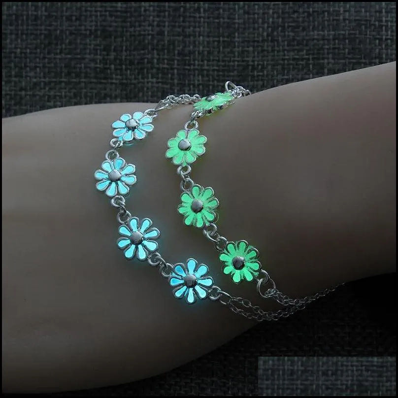 charm bracelets 2022 luminous flower peach heart fashion bracelet fluorescent love star in the dark halloween party for men women