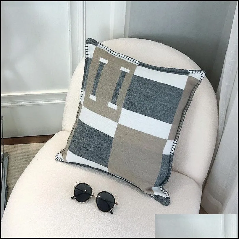 new designer cushion pillow pillowcase letter h print throw cushions pillows covers home textiles ht1734